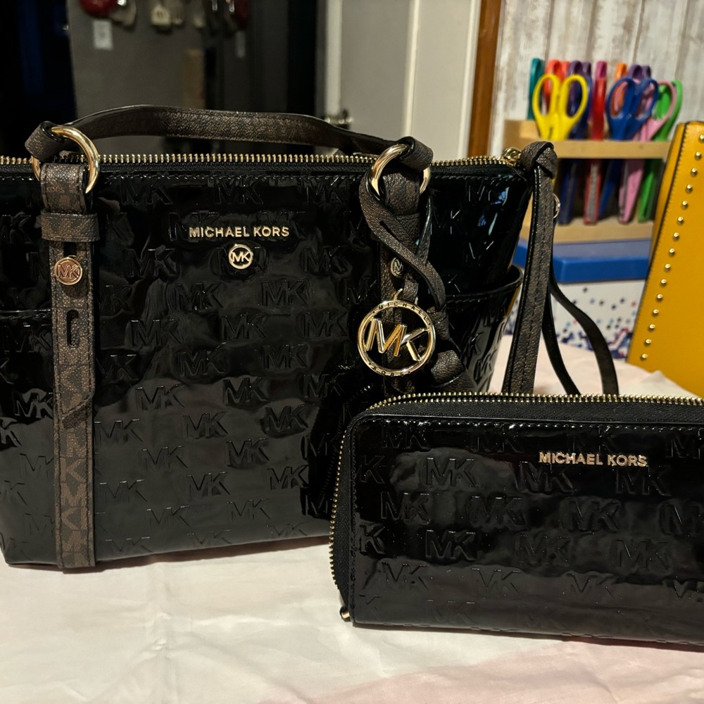 Michael kors purse and wallet